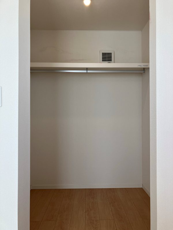 佐倉市西ユーカリが丘1丁目   ビューガーデン内・東南道路の一戸建 主寝室に隣接するＷＩＣ