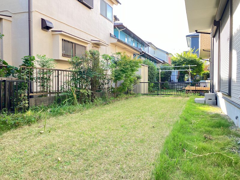 佐倉市ユーカリが丘7丁目　南公園通りに面した庭のある戸建 現地写真（庭）