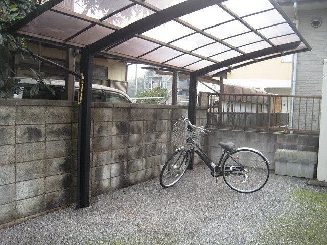 GARDEN HILLS 駐輪場。