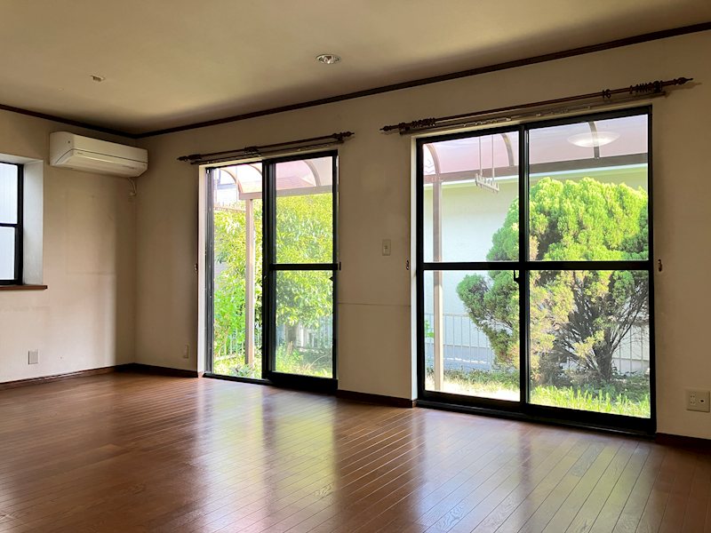 佐倉市山王１丁目　南側広々お庭の一戸建て 内観写真（リビング）