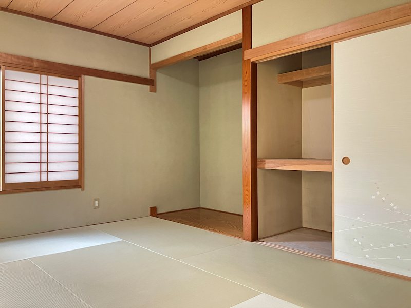 佐倉市山王１丁目　南側広々お庭の一戸建て 内観写真（リビング以外の居室）