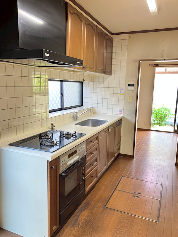 佐倉市山王１丁目　南側広々お庭の一戸建て 内観写真（キッチン）