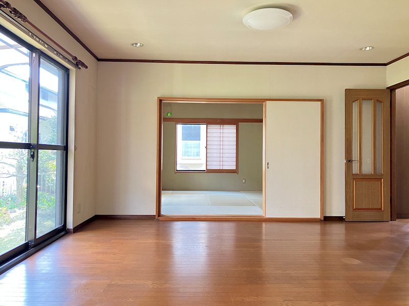 佐倉市山王１丁目　南側広々お庭の一戸建て 内観写真（リビング）