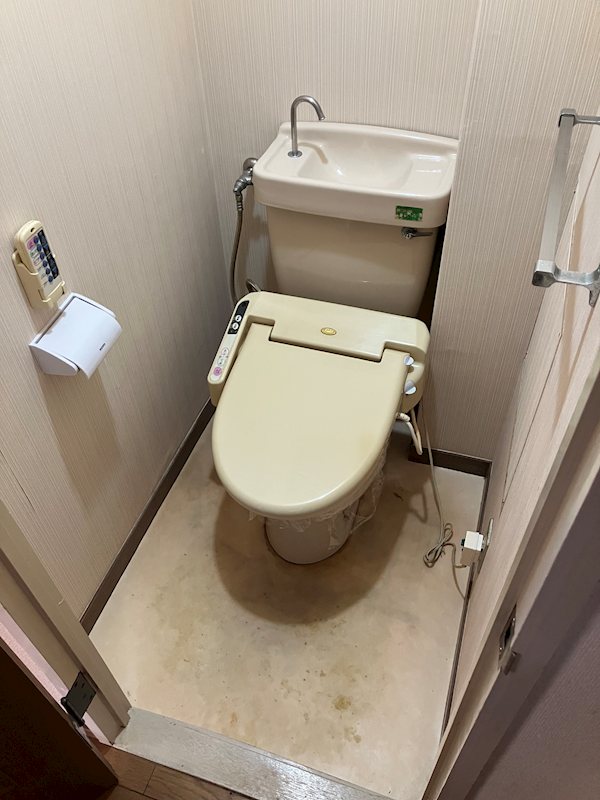 ローズタウン志津駅前C棟 内観写真（トイレ）