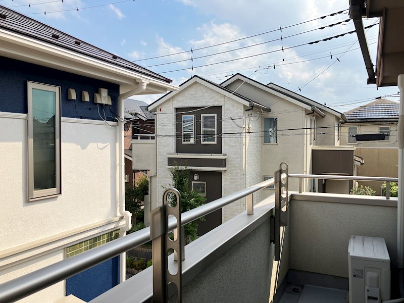 佐倉市西ユーカリが丘1丁目　太陽光発電付戸建 現地写真（バルコニー）