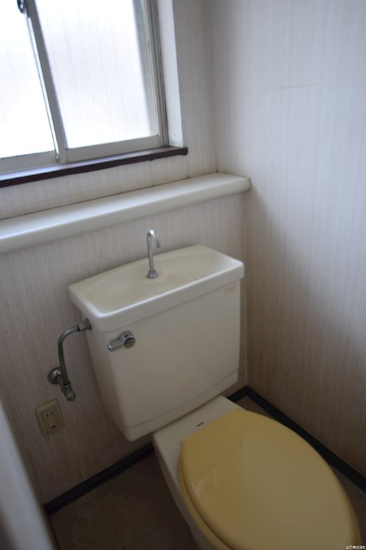 八千代市上高野　大型一戸建て 2階トイレ