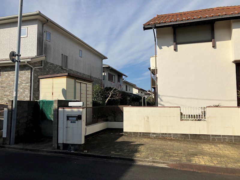 建築条件なし土地　ユーカリが丘2丁目　角地 現地写真