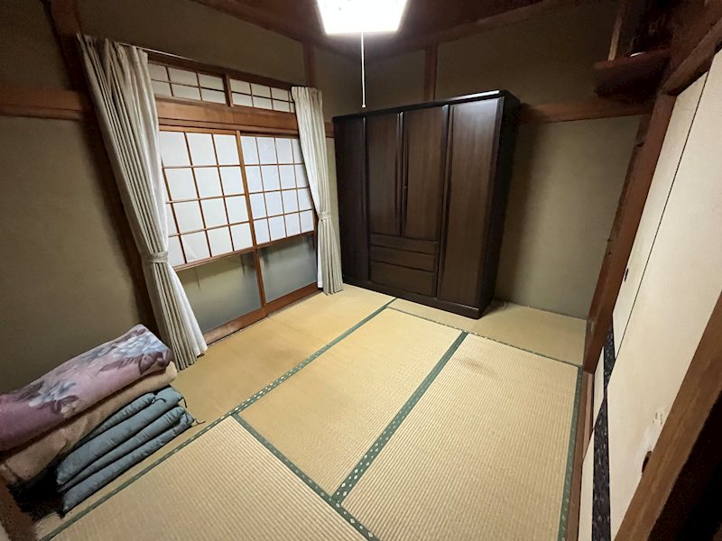 東金駅至近！中古戸建５LDK 内観写真（リビング以外の居室）