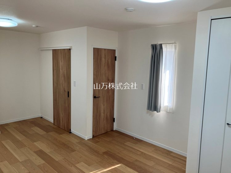 山万㈱施工「CONFORT VILLA」2021年築中古戸建 2階には2ドア1ルームあり！家族構成に応じた使い方が可能です