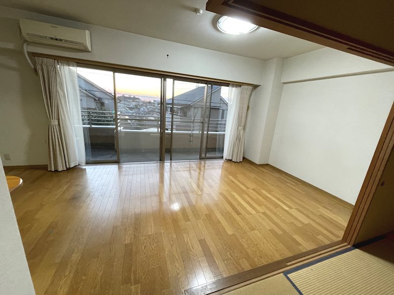 ガーデンラベニュー・南ユーカリが丘１街区 リビング