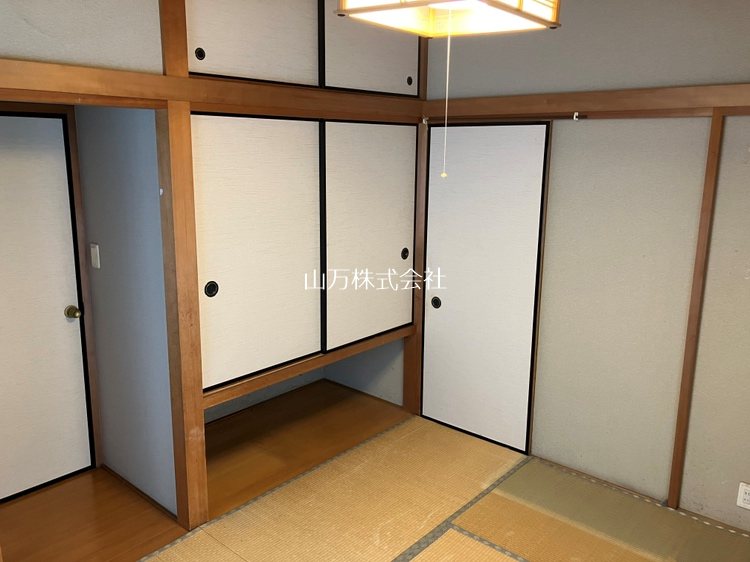 佐倉市上座セキスイハイム中古注文住宅 1階和室には掘りごたつもございます。