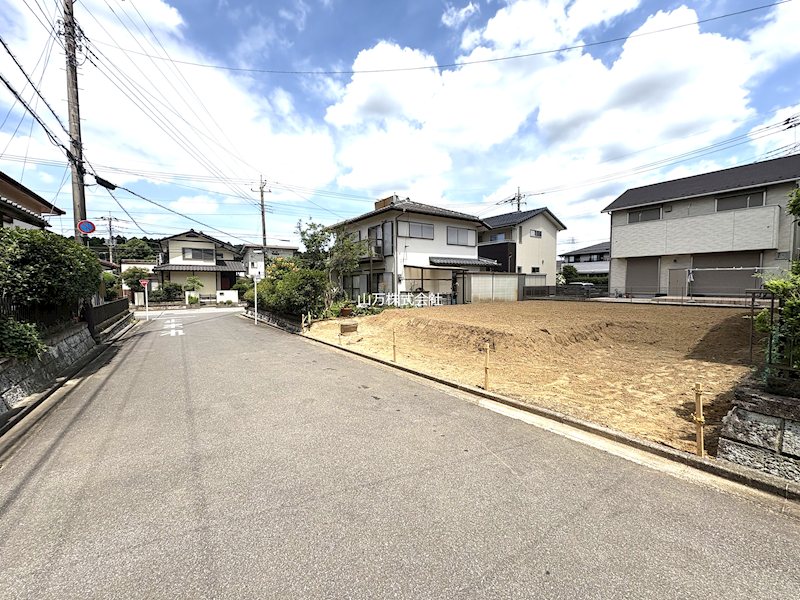 佐倉市ユーカリが丘2丁目　南６M公道　建築条件なし売地　更地済 ６M公道