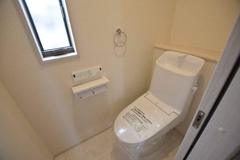 富里市七栄　全29棟の新築分譲　14号棟 2階トイレ