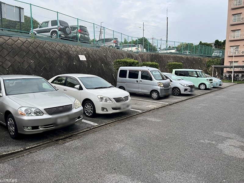 ユーカリ五番町ハイツ5号棟 共用部写真（駐車場）