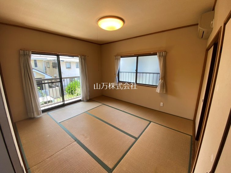 ユーカリが丘1丁目お庭で桜を楽しむ中古戸建 2階の和室は8帖大！全居室が南に向いています。