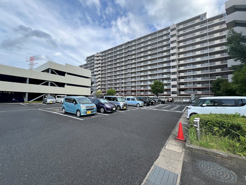 ビオ・ウイングユーカリが丘 共用部写真（駐車場）