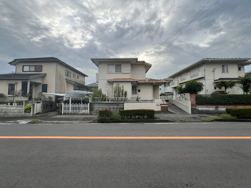 【建築条件なし土地】宮ノ台一丁目 現地写真（前面道路含む現地写真）