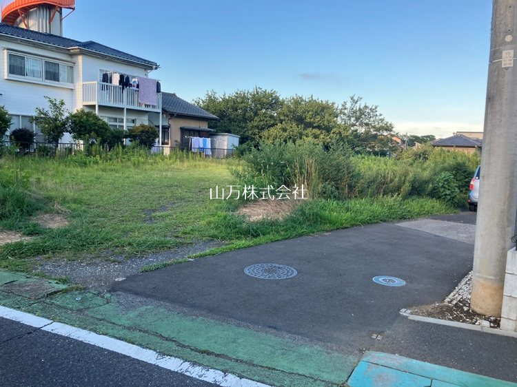 【建築条件無】佐倉市臼井390㎡超南西角更地 【南側道路】確定測量実施済の物件です