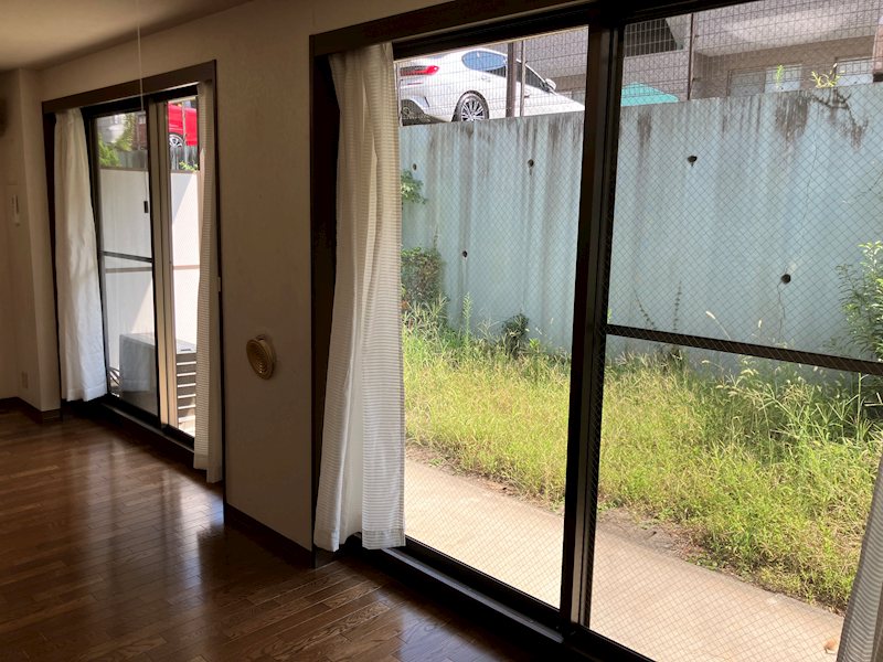 サンパーク成田弐番館　1階　専用庭付き 現地写真（庭）