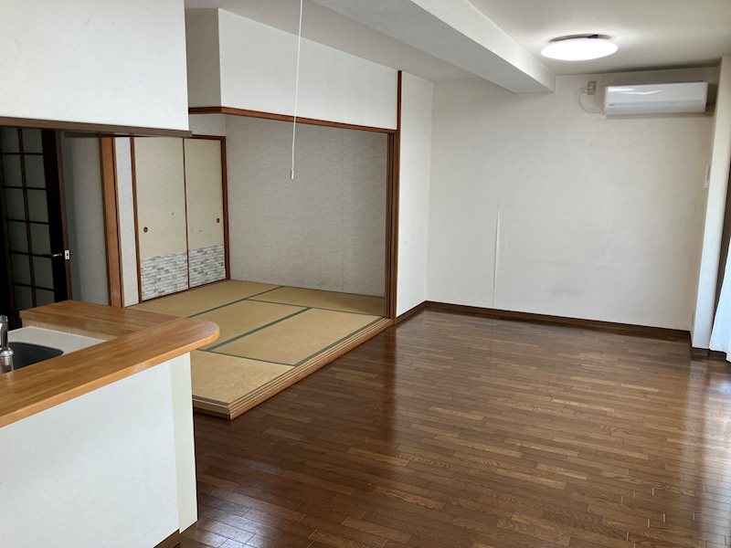 サンパーク成田弐番館　1階　専用庭付き 内観写真（リビング）