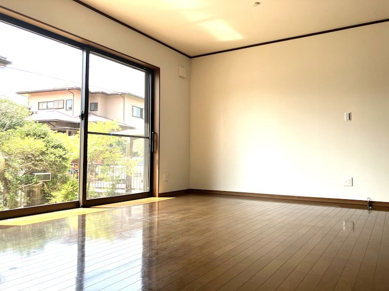 佐倉市宮前2丁目　リフォーム済の2世帯住宅 1階リビングダイニングは11.5帖の南向き