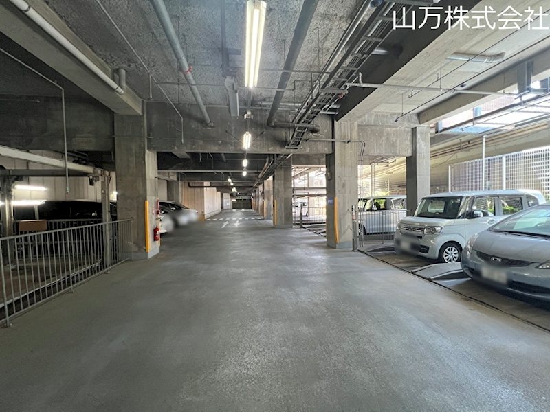 【駅直結タワーマンション】スカイプラザ・ステーションタワー・タワー棟  共用部写真（駐車場）