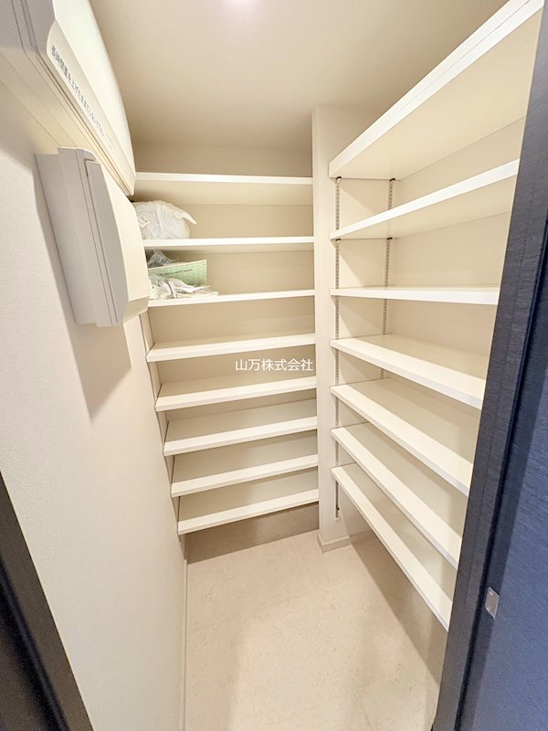 ユーカリが丘スカイプラザ・ミライアタワー　20階南西角のお部屋 シューズインクローゼットが魅力