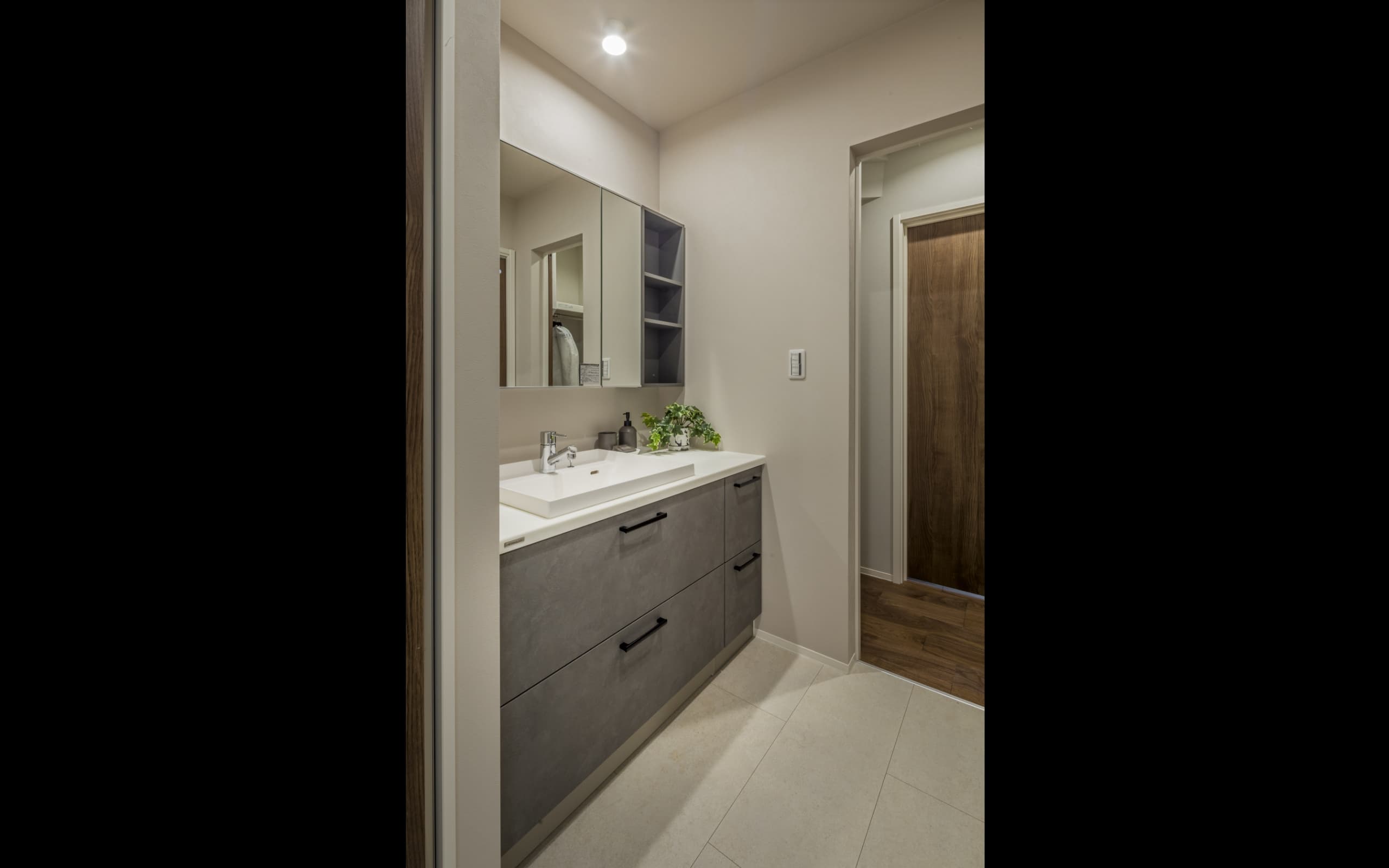 POWDER ROOM
