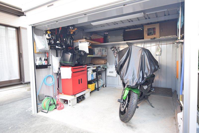 成田市囲護台【中古戸建】4LDK 嬉しいバイクガレージ付