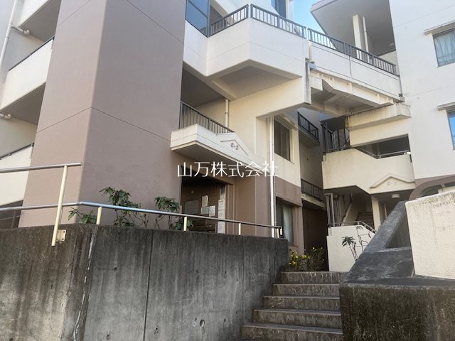 リーベスト勝田台エルベールの街C棟 エントランス