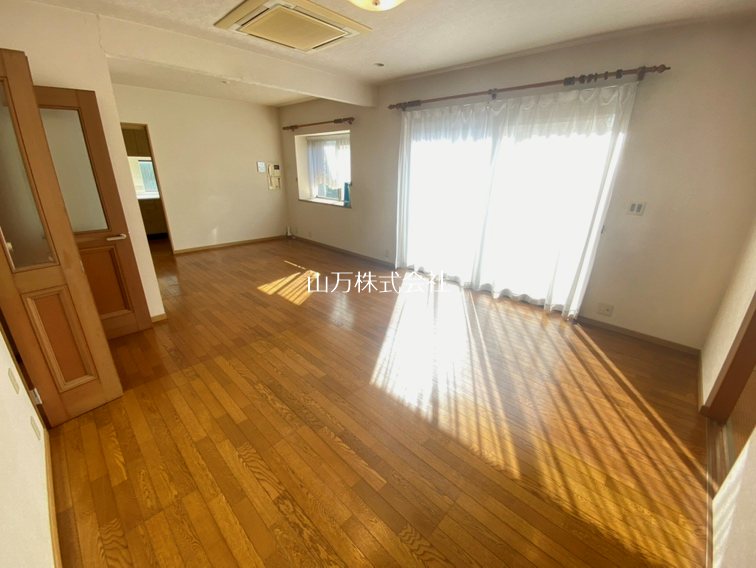 佐倉市染井野5丁目 敷地222㎡超!パントリー付戸建 約15.3帖　LDおよび1階和室は電動シャッター付!