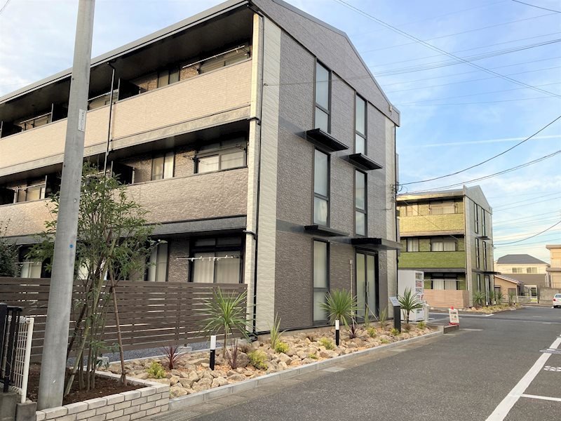 ユーカリサザンフラット 内外装リニューアル！広い敷地にあり陽当り良好。駐車場あり