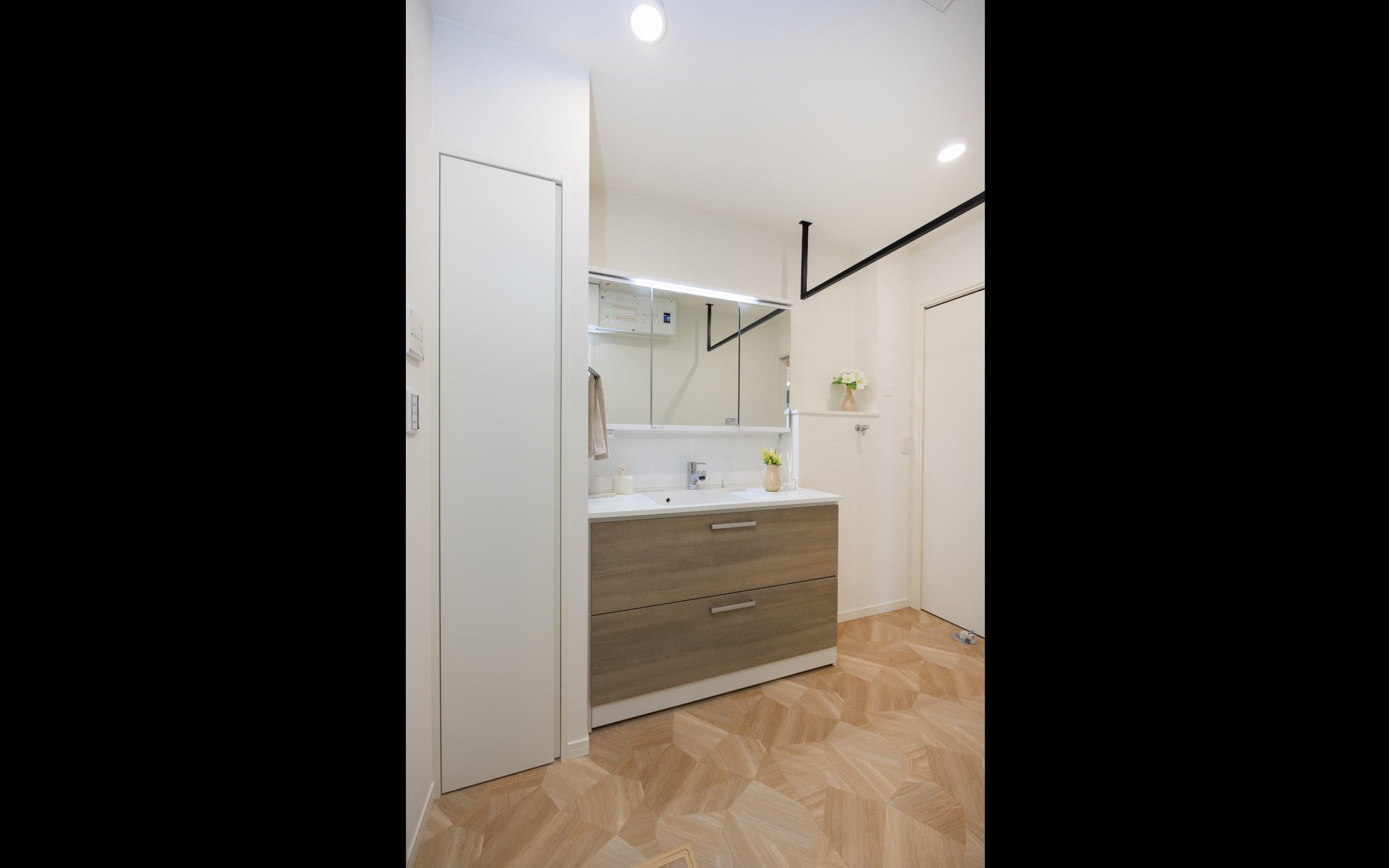 POWDER ROOM
