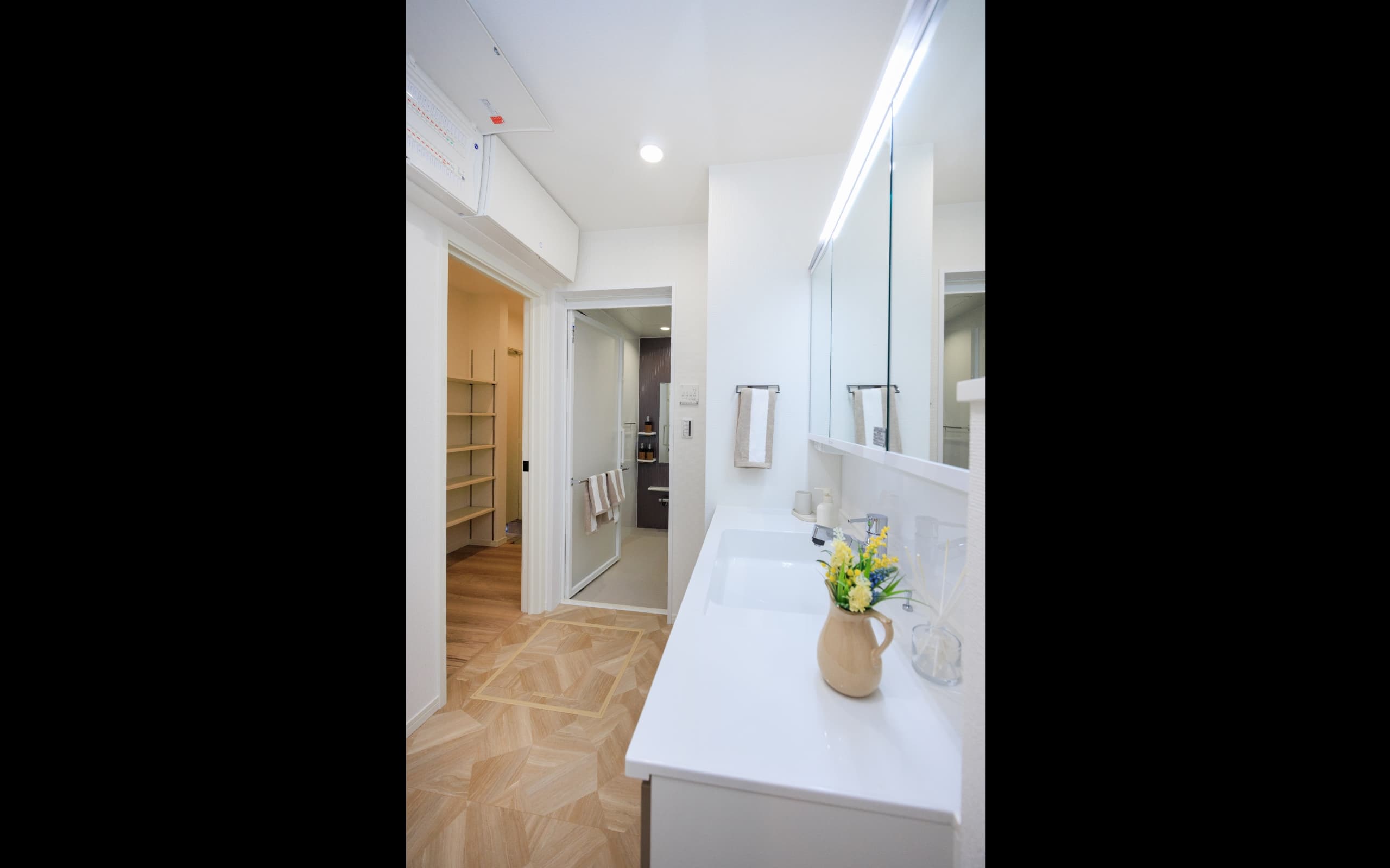 POWDER ROOM