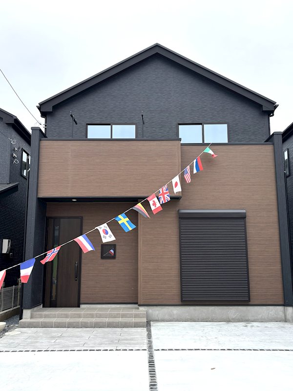 【新築戸建】富里市御料の長期優良認定住宅（全9棟）  8号棟     現地写真（玄関）