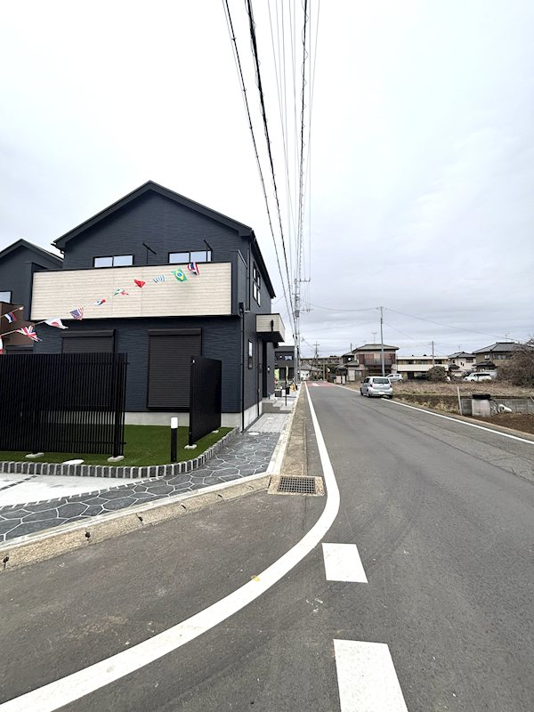 【新築戸建】富里市御料の長期優良認定住宅（全9棟）9号棟       現地写真（前面道路含む現地写真）