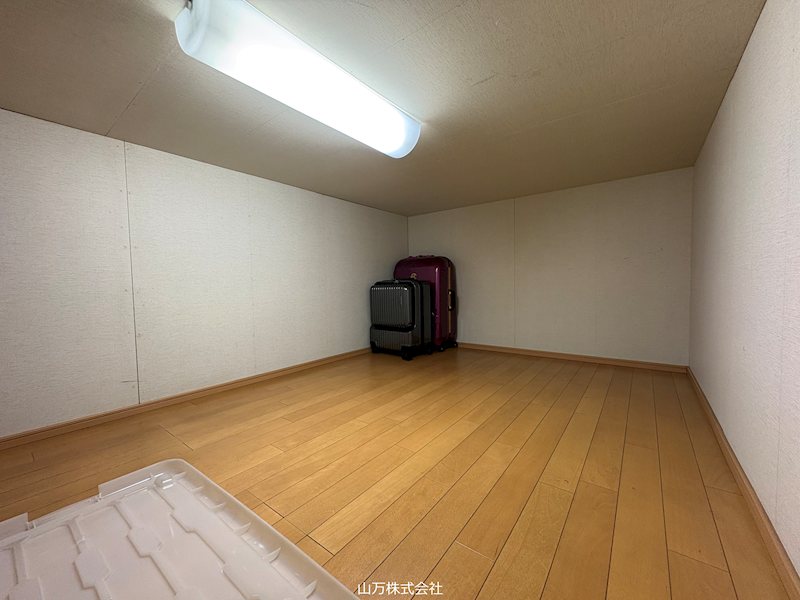 京成本線　ユーカリが丘駅２０分　平成１９年築中古戸建 小屋裏収納付き