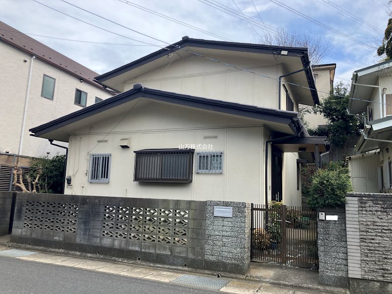 駅徒歩11分。道路から平坦です。