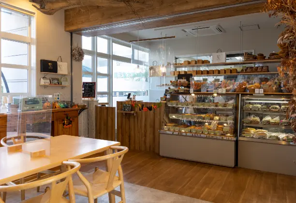 Cafe & Bakery TSUMUGI